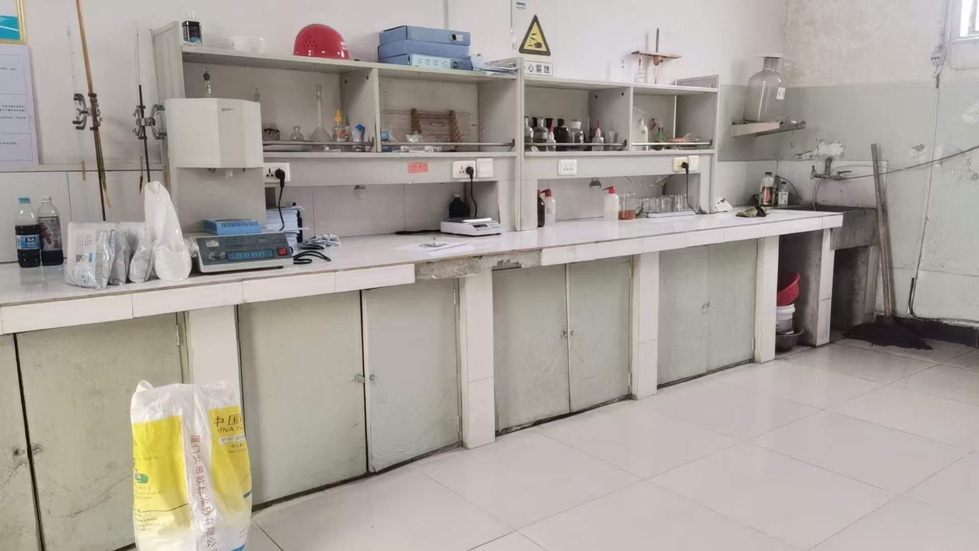 化学分析实验台