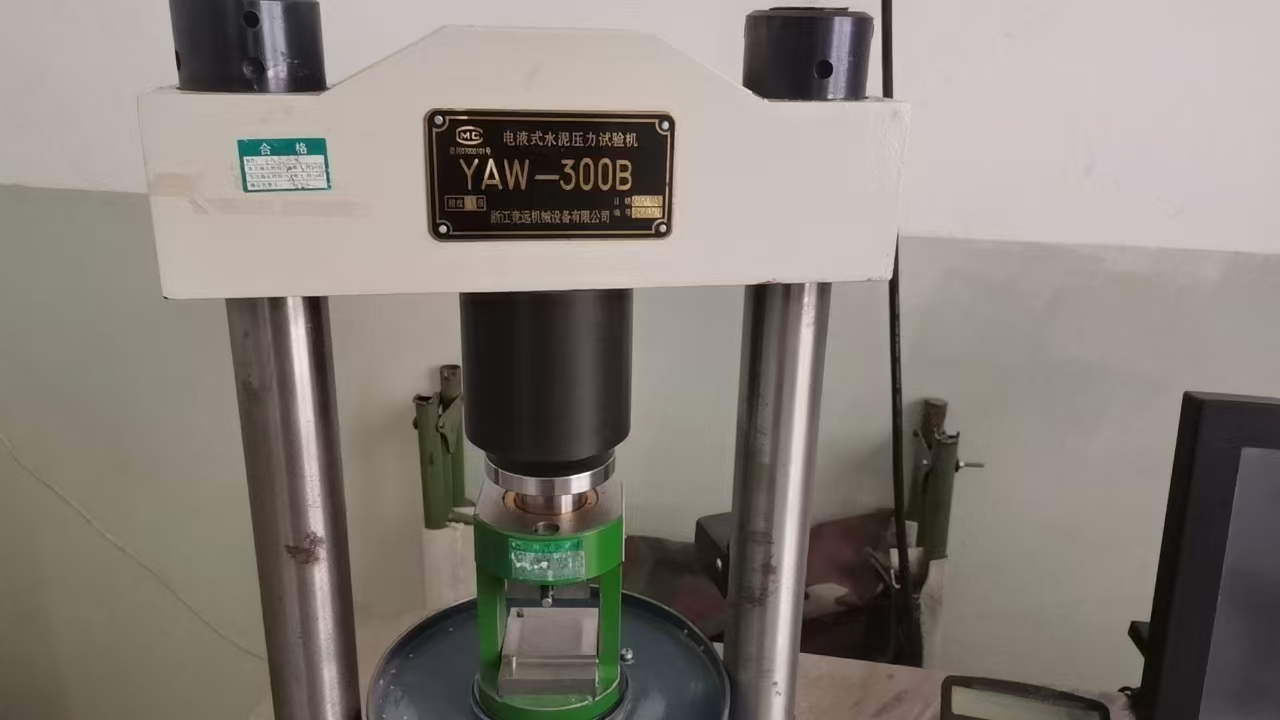 YAW-300B电液式水泥压力试验机